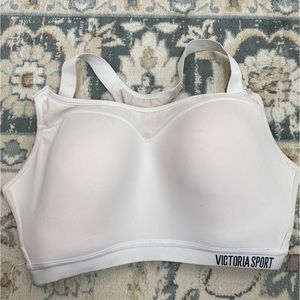 Victorias Secret Incredibly Lightweight Sports Bra Size 34DDD
